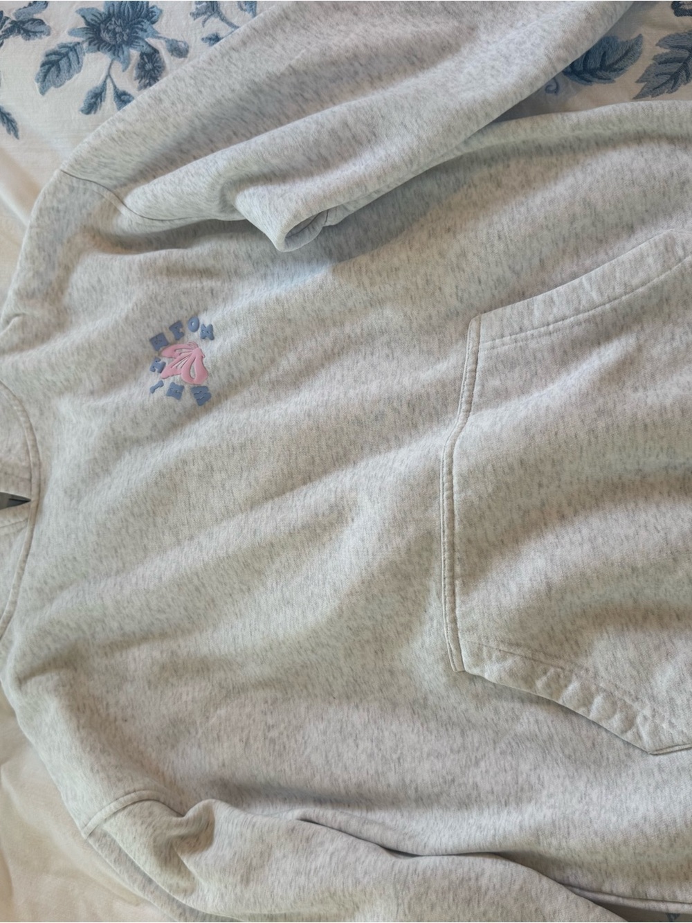 White fox sweatshirt